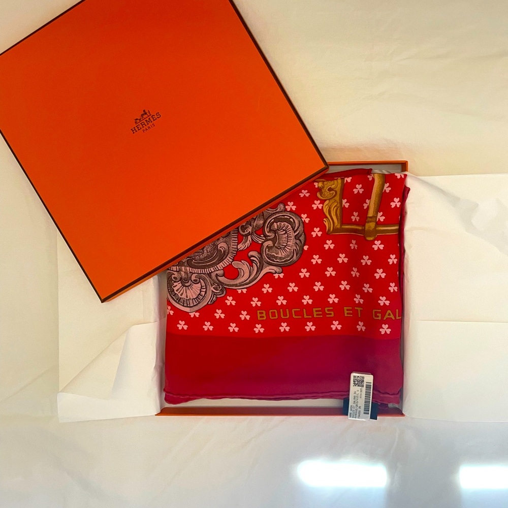 Beautiful, brand new Hermes scarf.